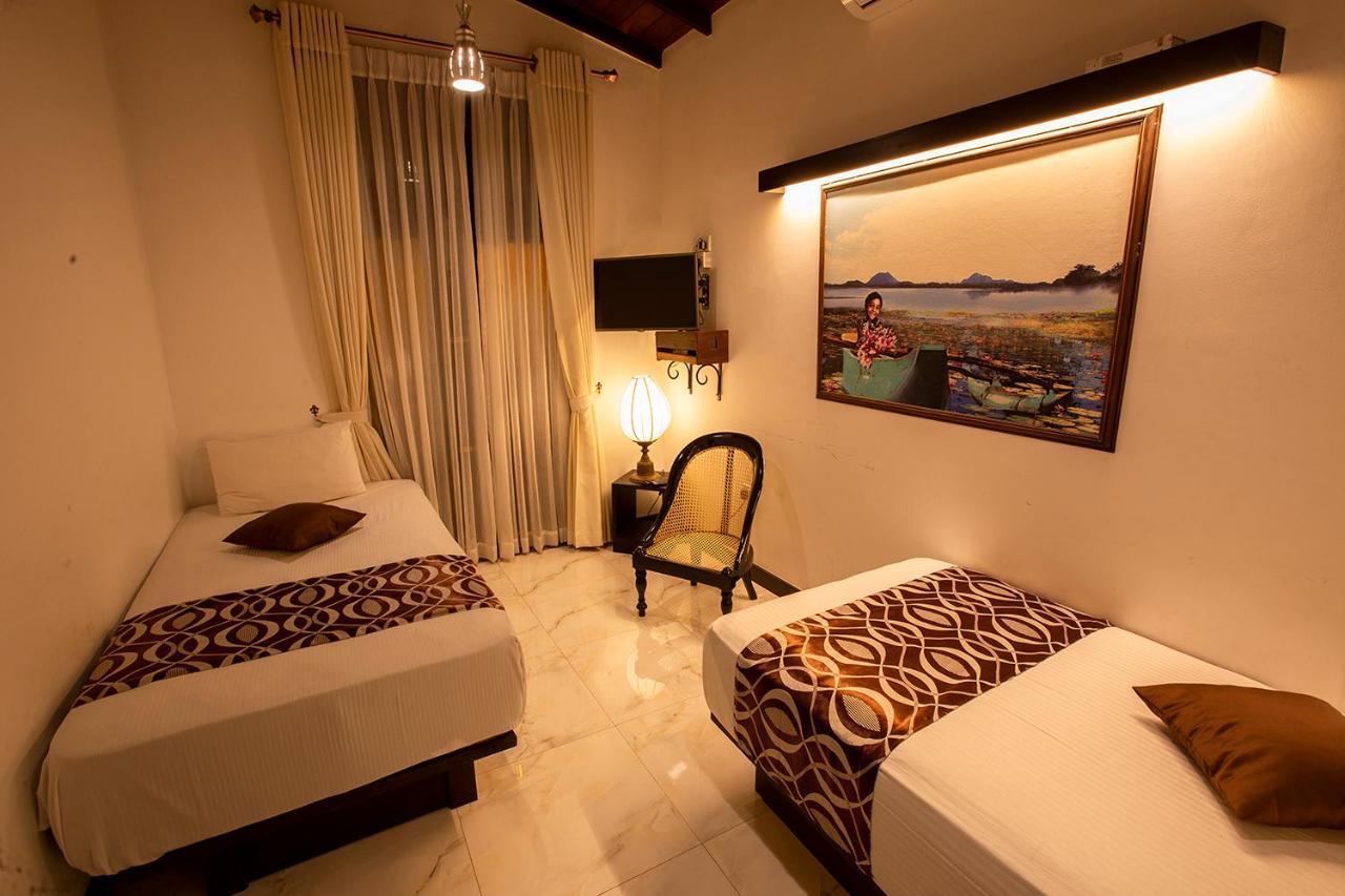 Huluganga Ridge, Kandy Karalliyadda Eksteriør billede